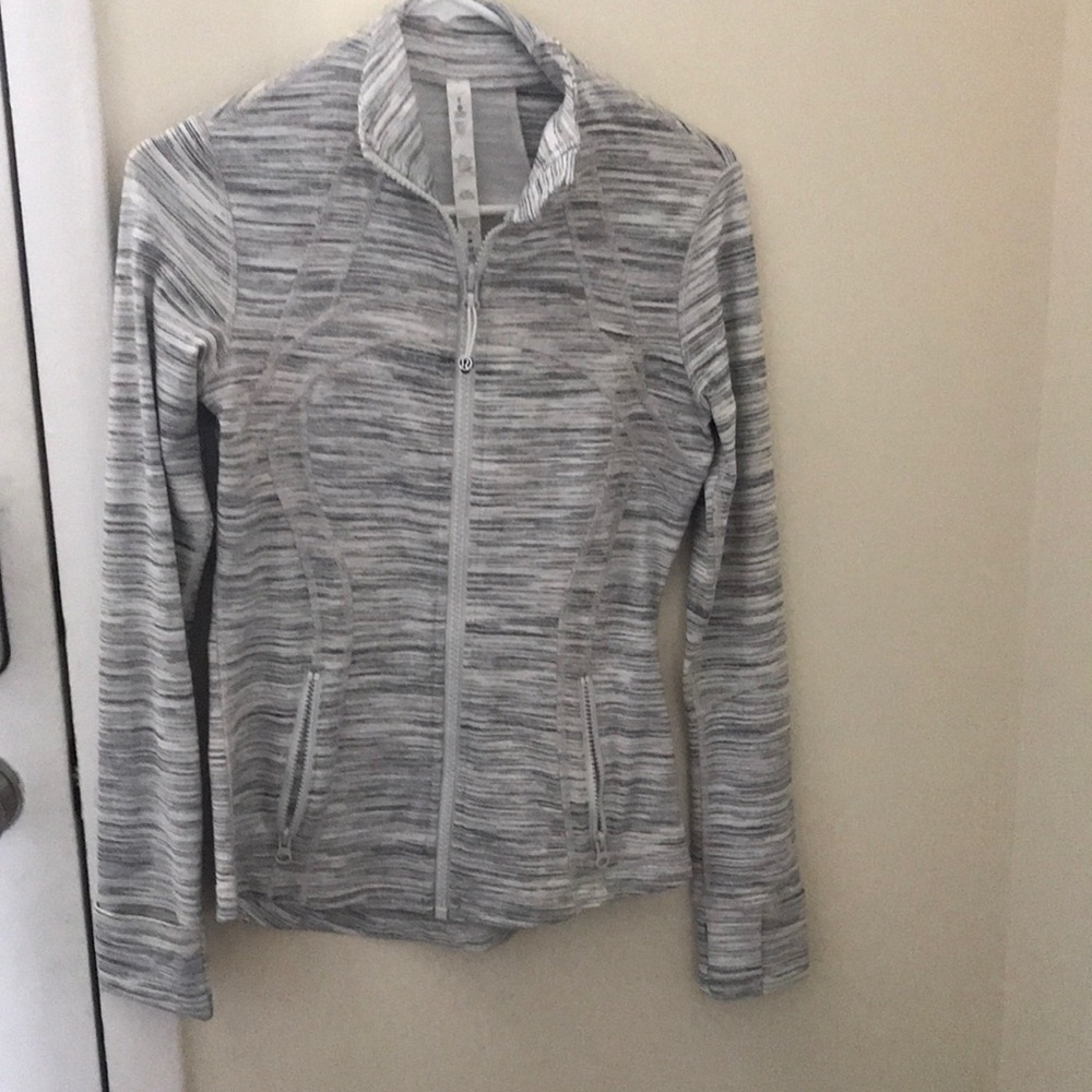 Lululemon Define jacket grayish color size 6